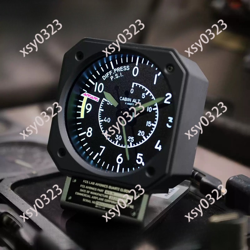 Horloge de bureau en métal sty - Home Decor Simulator avis et prix